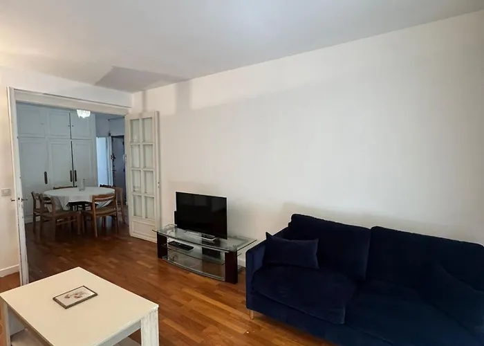 Grand Tour Eiffel Place Barcelone Appartement Parijs